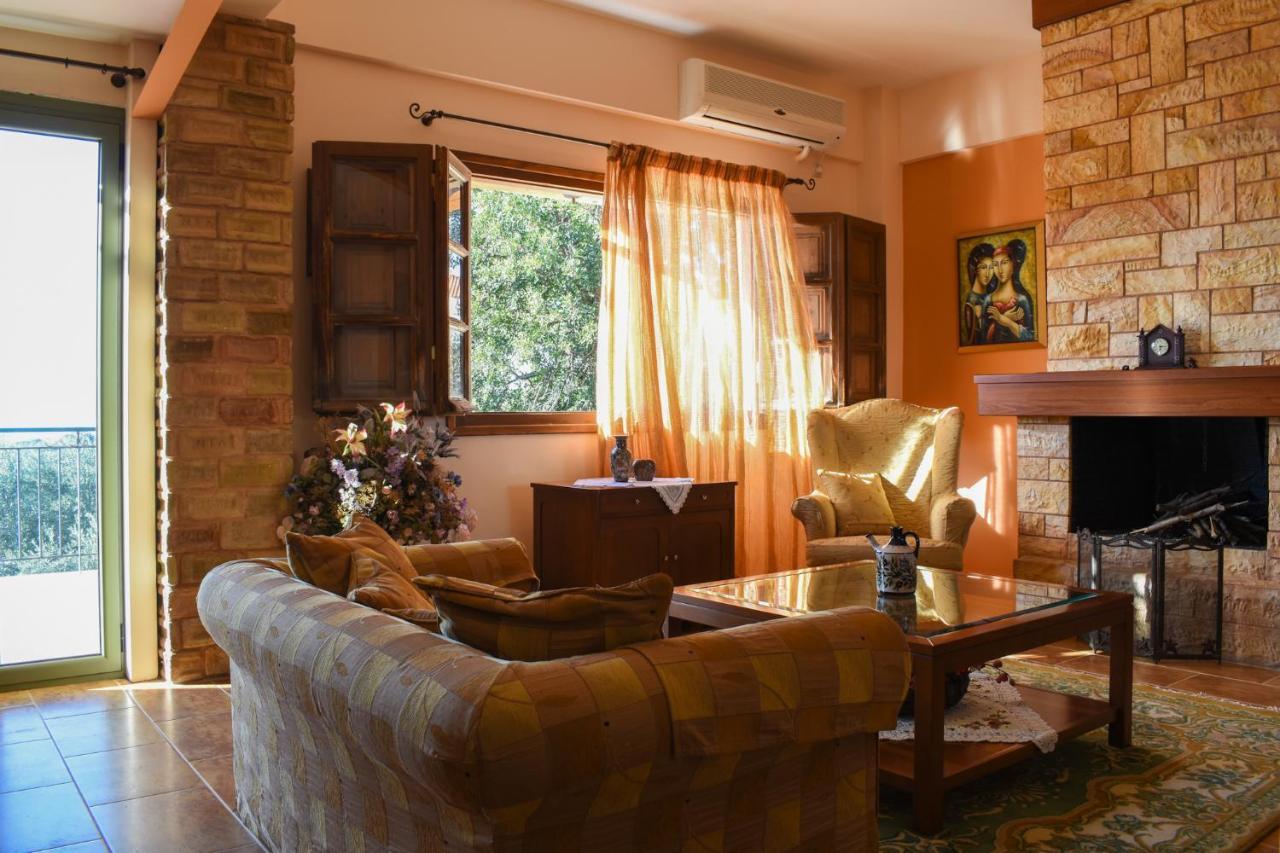 Amber Seaview Villa By The Olive Groves Καλαμάτα Εξωτερικό φωτογραφία