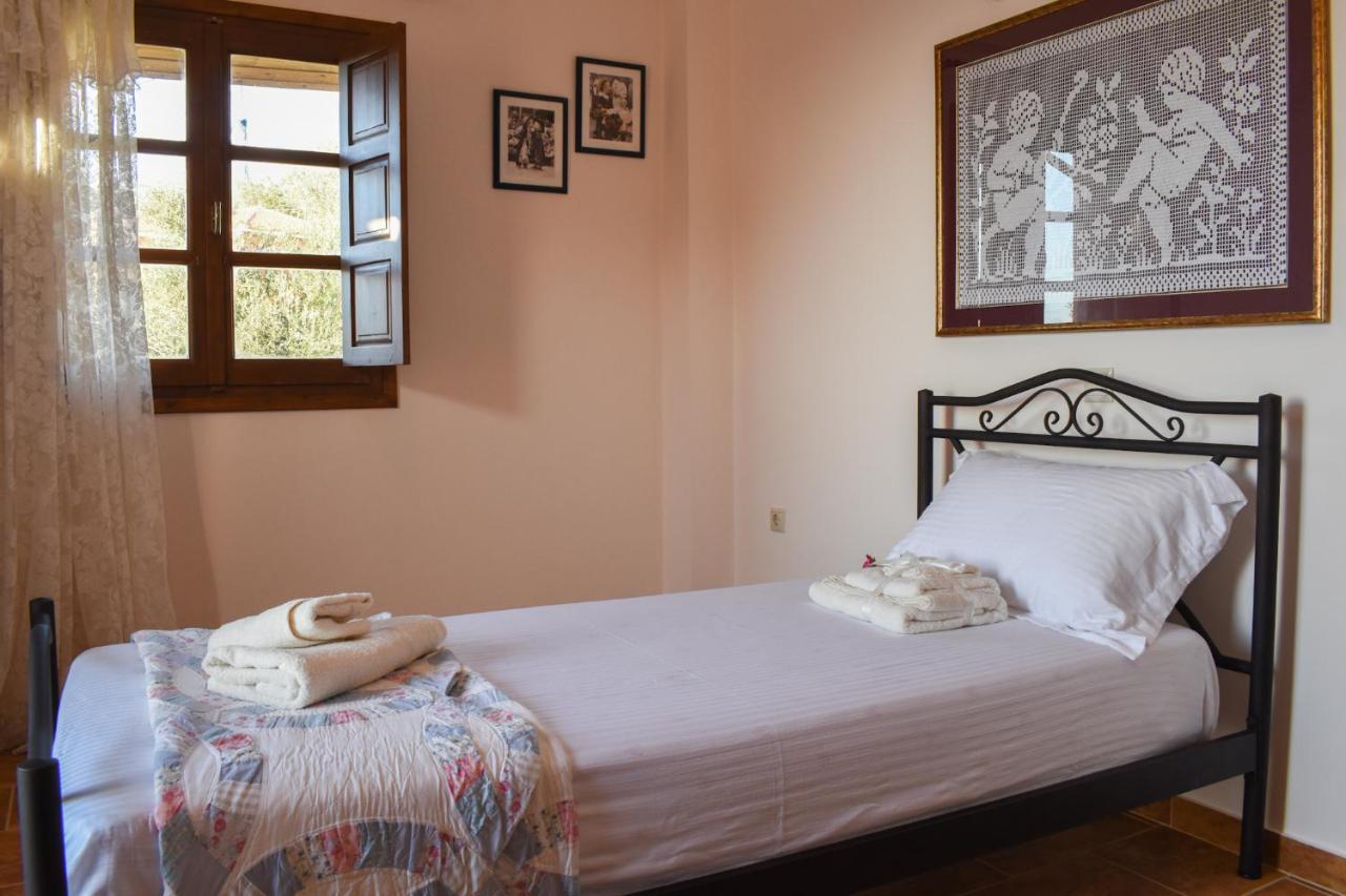 Amber Seaview Villa By The Olive Groves Καλαμάτα Εξωτερικό φωτογραφία